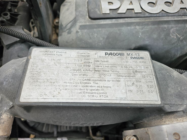 peterbilt-579-image-35