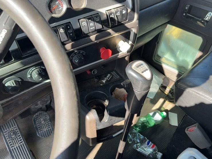 2013-kenworth-t800-image-20