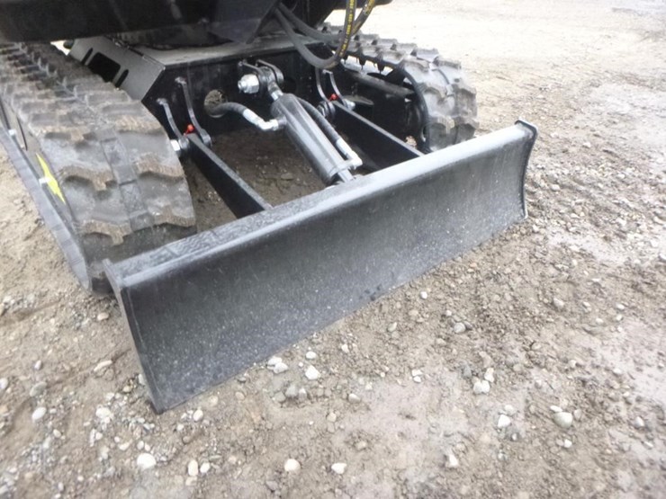 2025-vicsec-vc15p-hydraulic-excavator-image-16