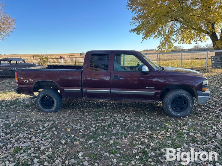 2002-chevrolet-silverado-1500-image-4