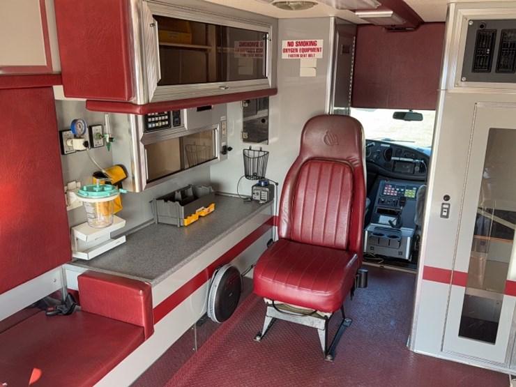 2006-ford-e450-image-11