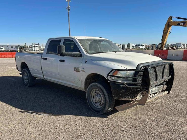 2018-dodge-ram-2500-image-2
