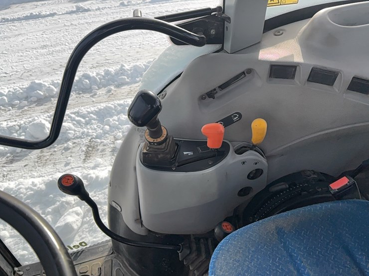 new-holland-t4030-image-17