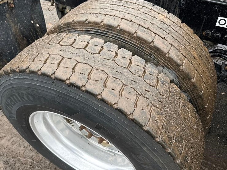 2015-kenworth-t880-image-18