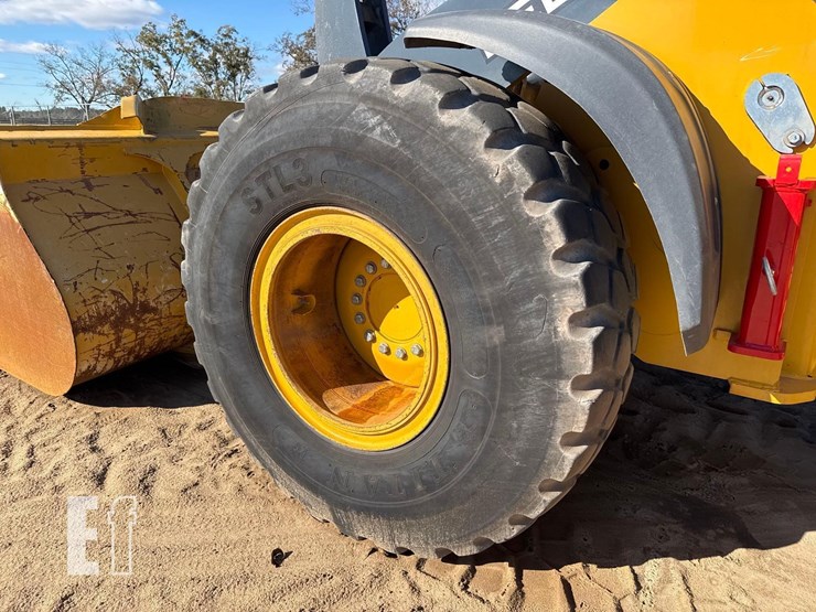 2022-deere-624-p-tier-image-10