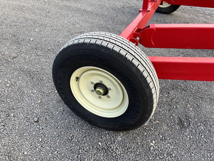 #10992-•-10x63-swing-away-auger-image-16