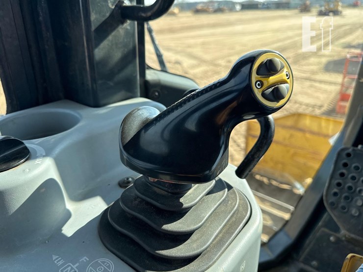 komatsu-d51pxi-22-image-27