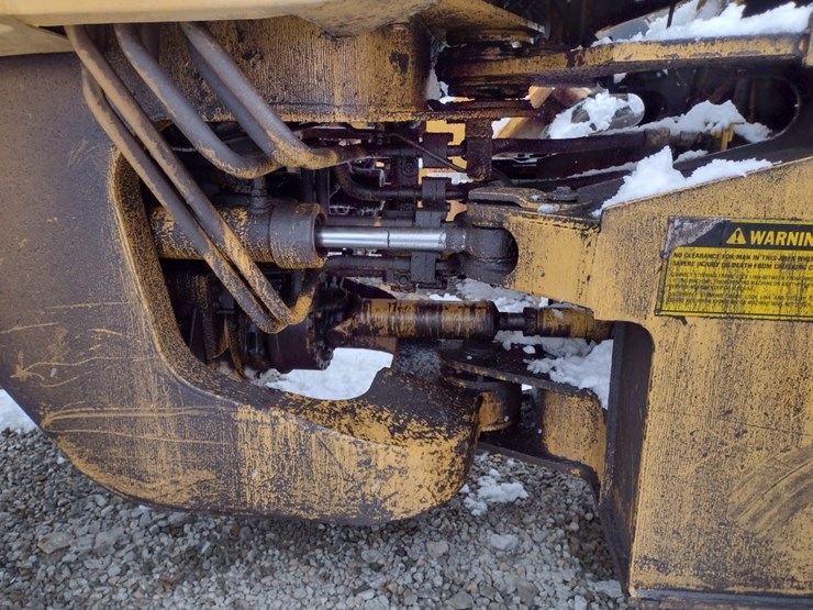 caterpillar-it28-image-24