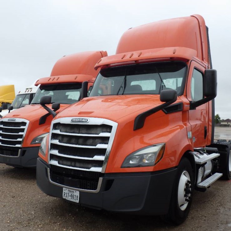 2019 FREIGHTLINER CASCADIA 116
