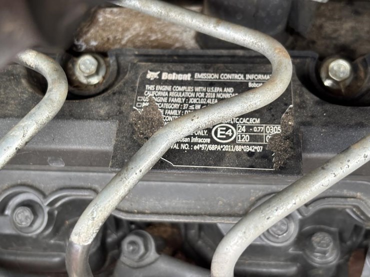 2019-bobcat-s630-image-40