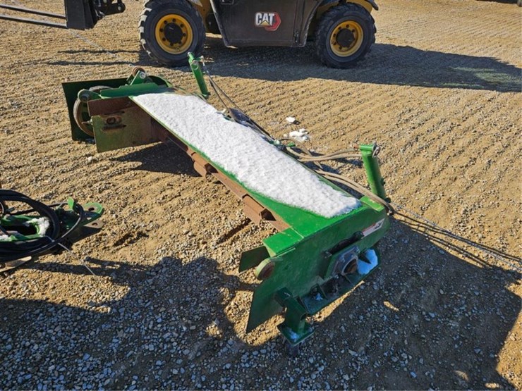 john-deere-566-image-44