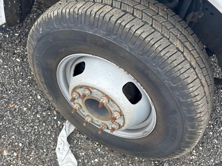 2017-ford-f350-xl-image-11