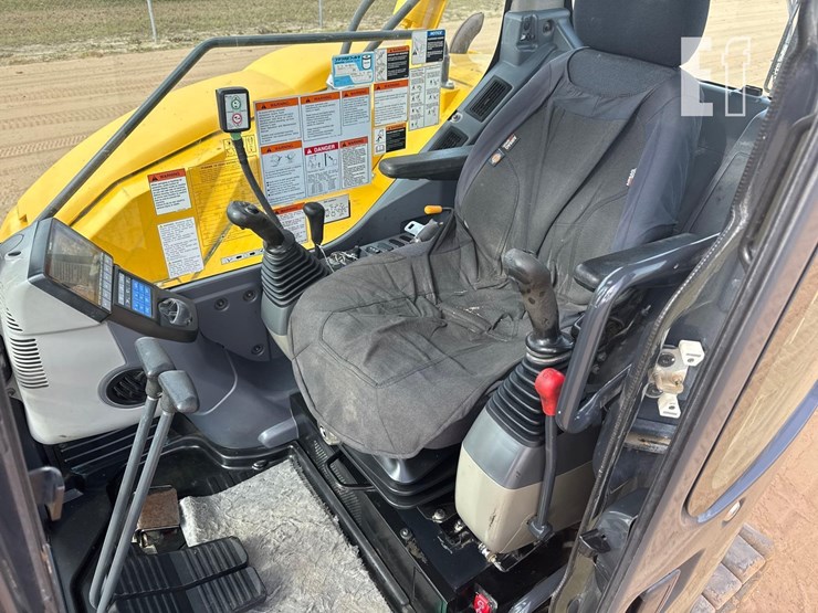 komatsu-pc88mr-10-image-26