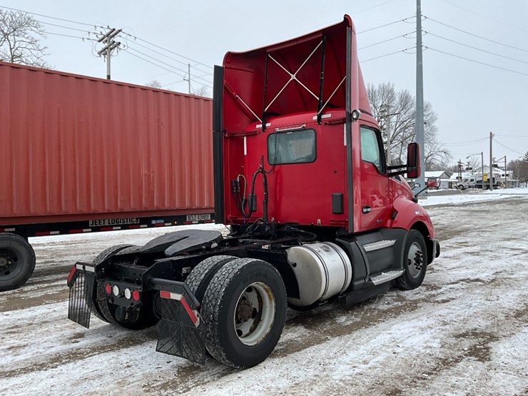 2019-kenworth-t680-image-3