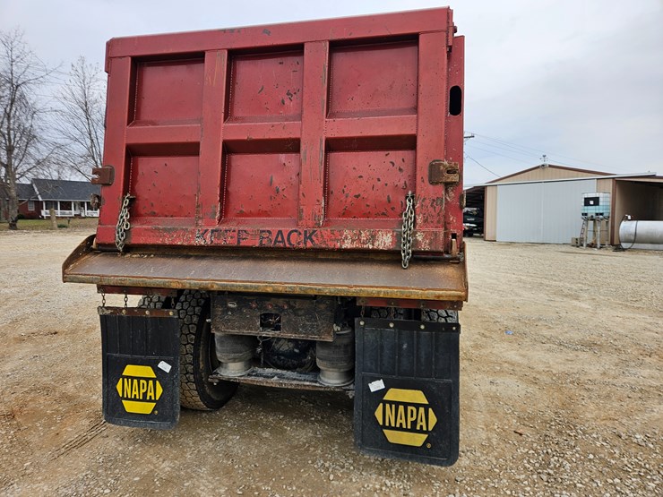 freightliner-122sd-image-17