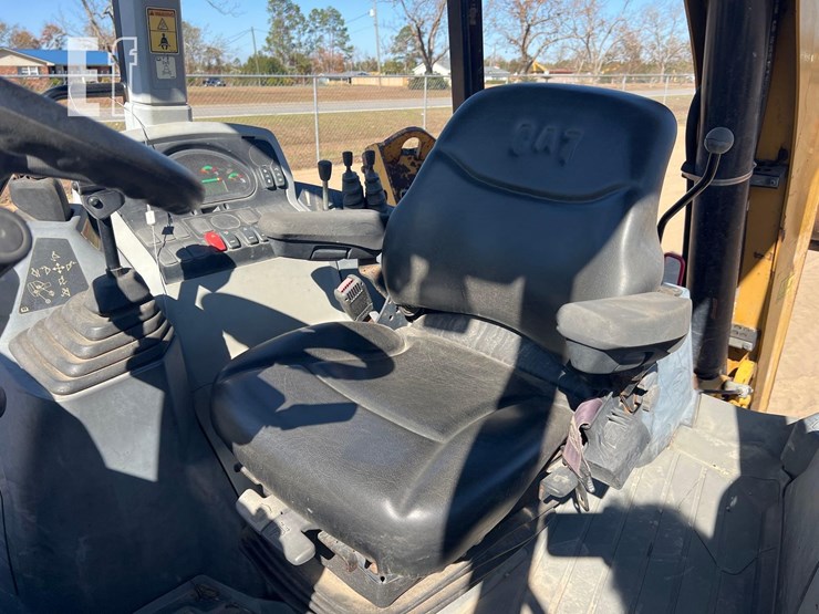 2016-caterpillar-415f2-image-33