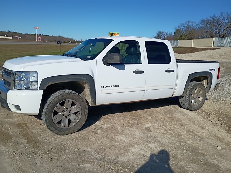 chevrolet-silverado-1500-image-2