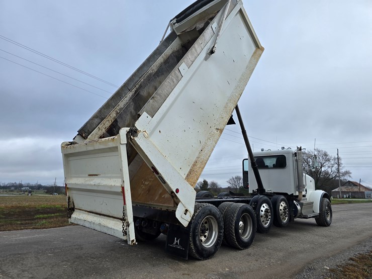 peterbilt-367-image-66