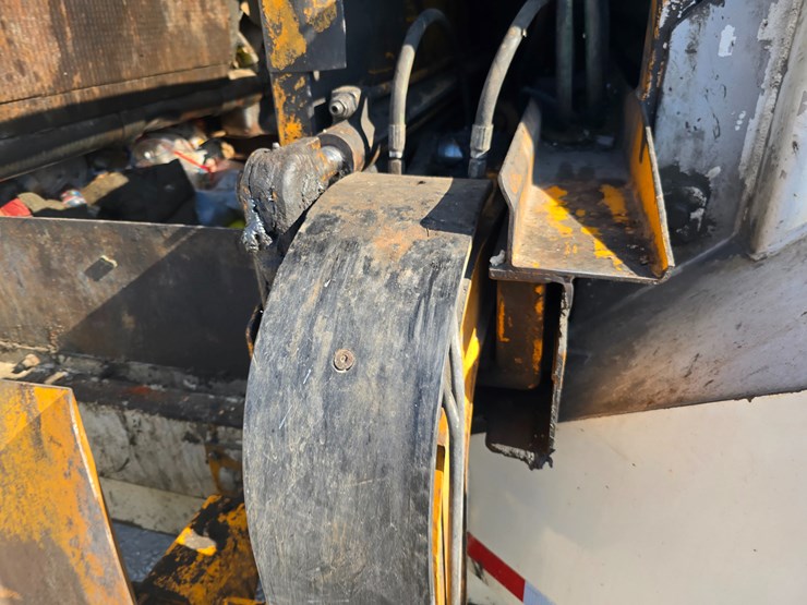 2007-mack-le613-image-102