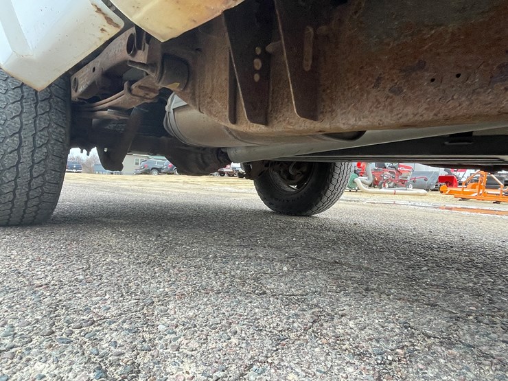 2013-chevrolet-1500-image-34