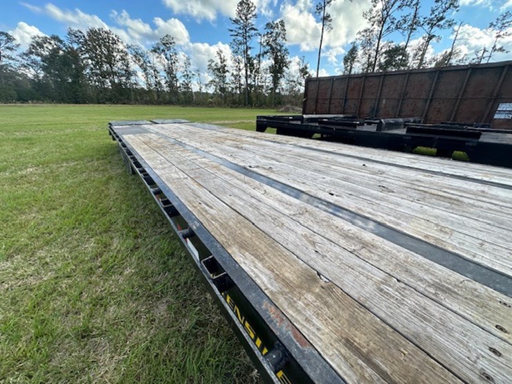 2023-big-tex-25'-gooseneck-image-26