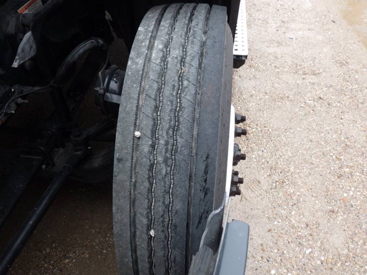 2020-freightliner-cascadia-126-image-21