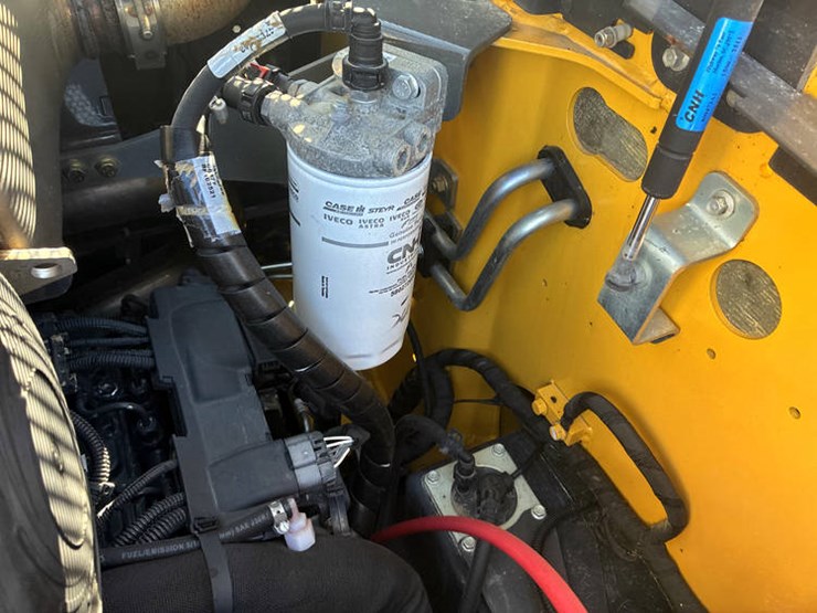 new-holland-c334-image-39