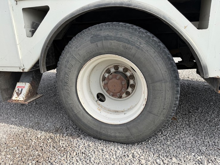 international-4400-image-10