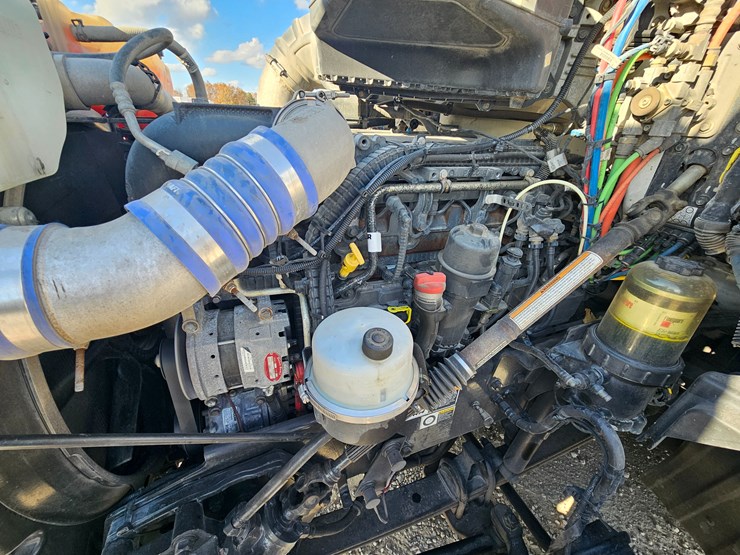 2021-kenworth-t680-image-95