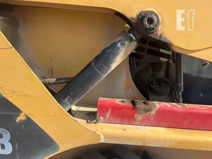 2005-caterpillar-262b-image-13