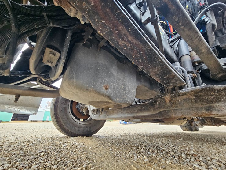 peterbilt-579-image-37