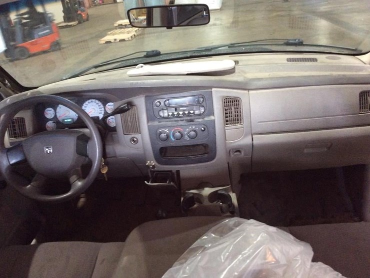 2005-dodge-2500-image-10