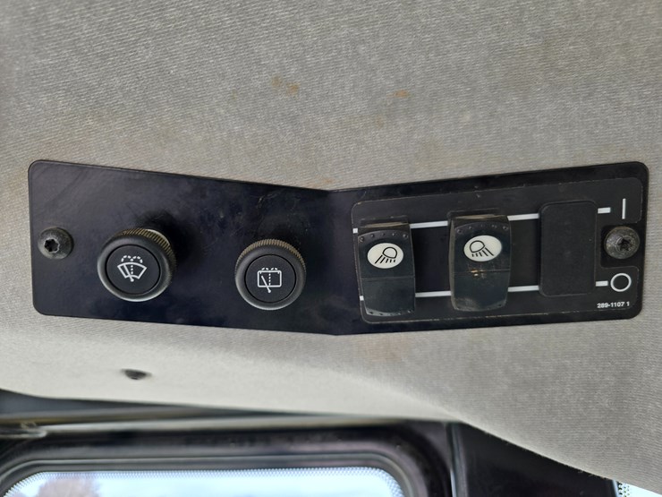 caterpillar-953d-image-116