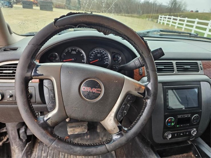 2008-chevrolet-3500-image-36