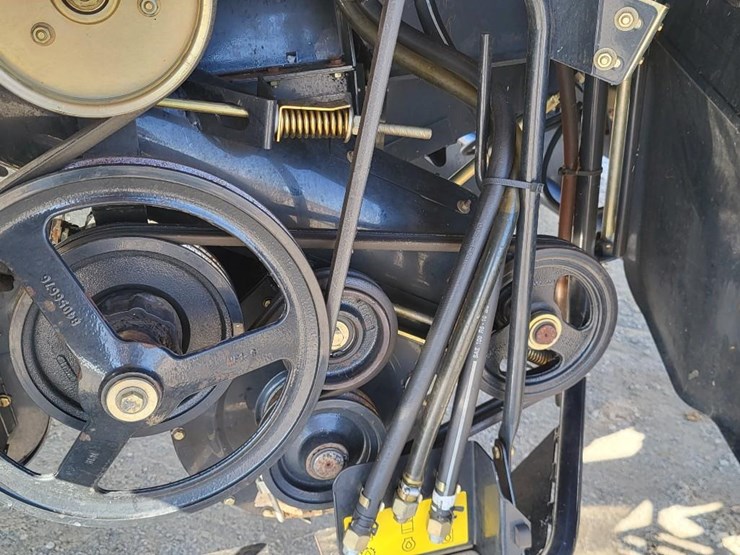 new-holland-cr9040-image-21