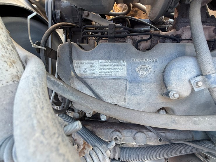 mack-r686st-image-26