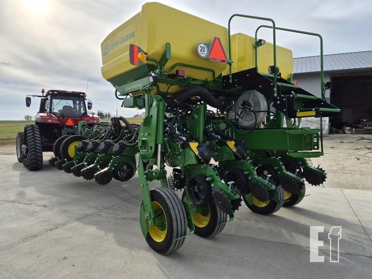 john-deere-1775-image-10