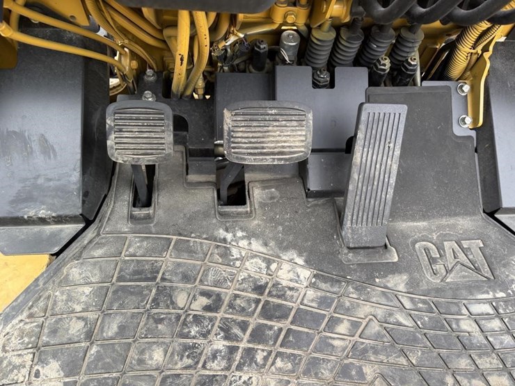 caterpillar-gc35k-image-23