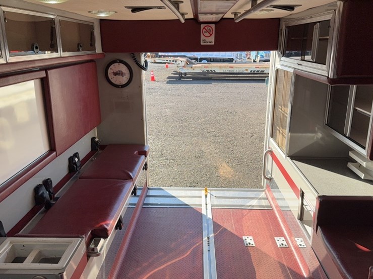 2006-ford-e450-image-12