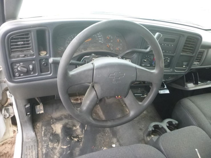 2004-chevrolet-2500-image-10