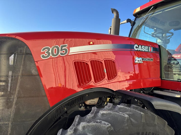 case-ih-magnum-305-image-36