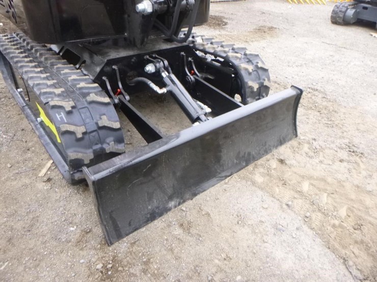 2025-vicsec-vc13-hydraulic-excavator-image-16