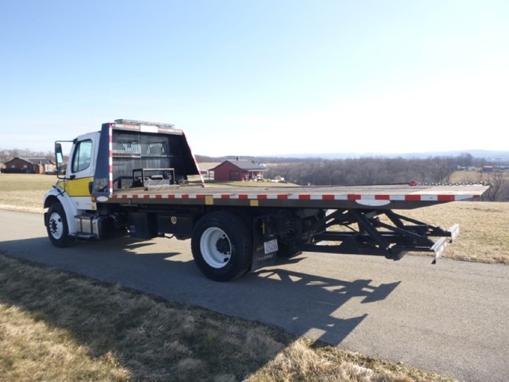 freightliner-m2-106-image-34