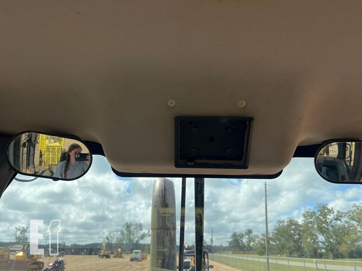 2005-komatsu-d39px-21-image-33