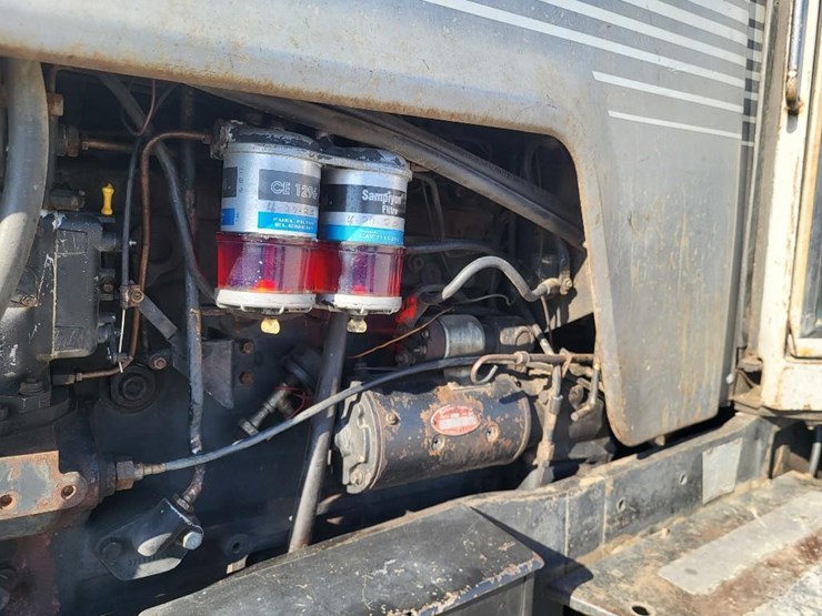 white-2-105-image-18