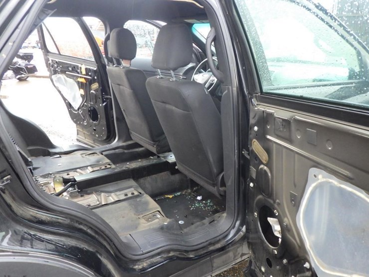 2015-ford-explorer-image-8