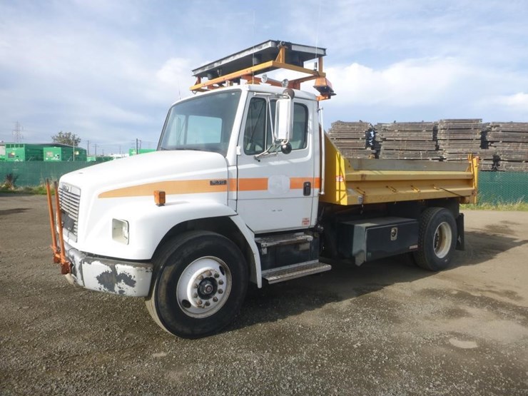 freightliner-fl70-image-1