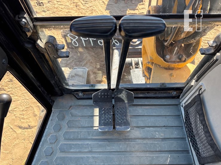 2019-caterpillar-305.5e2-cr-image-32