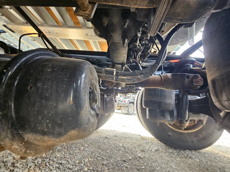 peterbilt-579-image-74