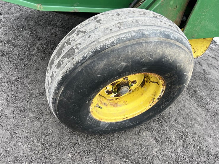 john-deere-530-image-9